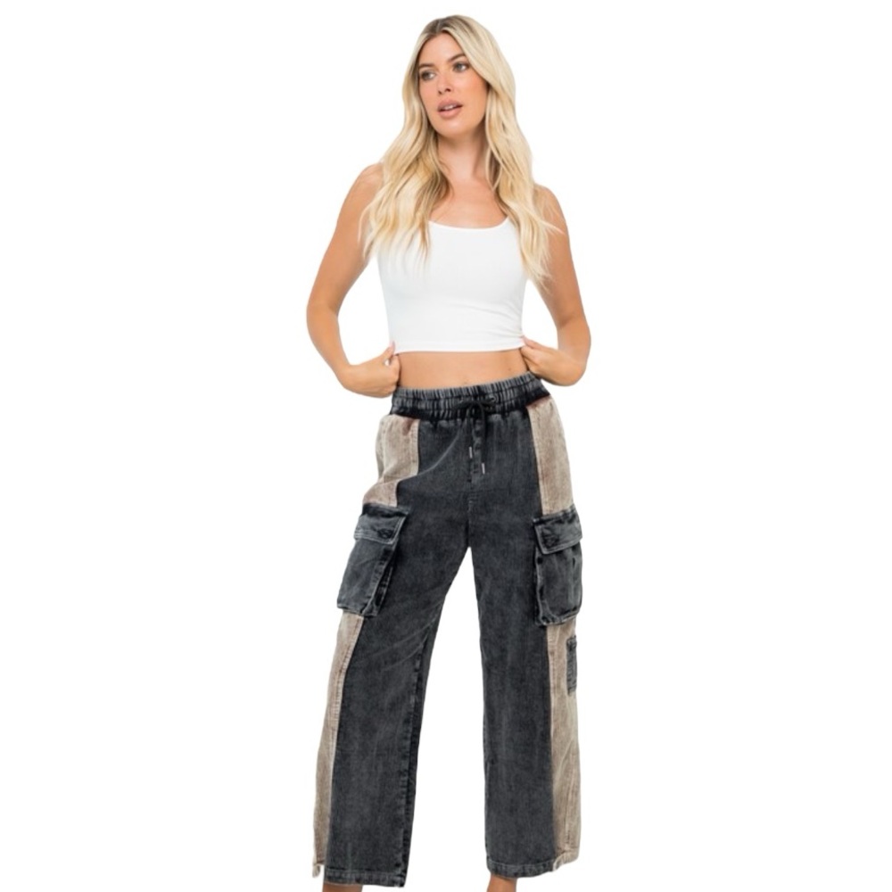 NWOT Women’s Black & Brown Corduroy Color Block Ankle Cargo Pants NWOT